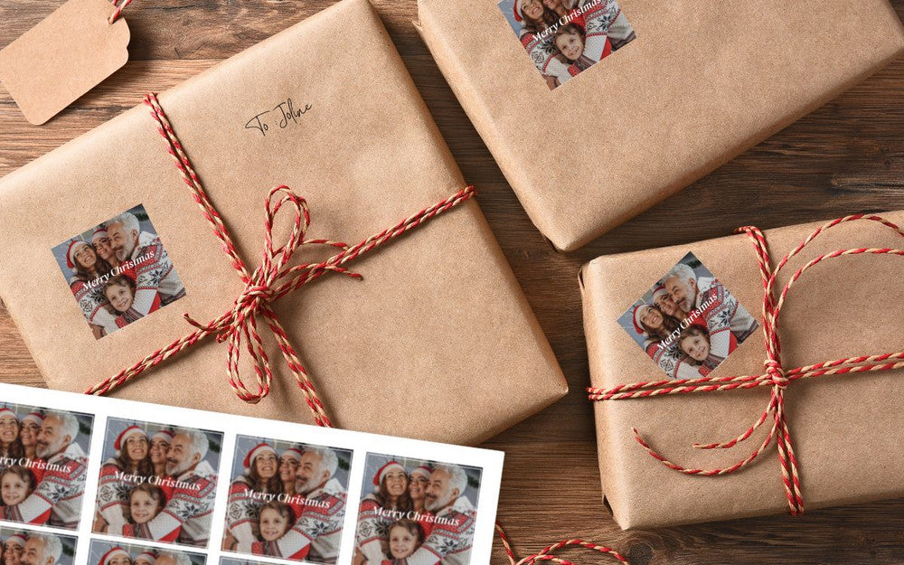 Gör juletiketter av Personliga klistermärken med egna foton
